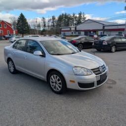 2010 Volkswagen Jetta Limited Edition Sedan 4D full