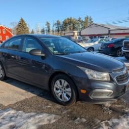 2015 Chevrolet Cruze LS Sedan 4D full