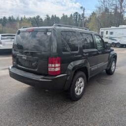 2010 Jeep Liberty Sport SUV 4D full