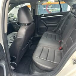 2010 Volkswagen Jetta SE Sedan 4D full