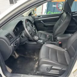 2010 Volkswagen Jetta SE Sedan 4D full