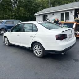 2010 Volkswagen Jetta SE Sedan 4D full
