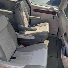 2007 Chrysler Town & Country Touring Minivan 4D full