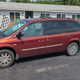 2007 Chrysler Town & Country Touring Minivan 4D full