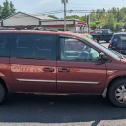2007 Chrysler Town & Country Touring Minivan 4D full