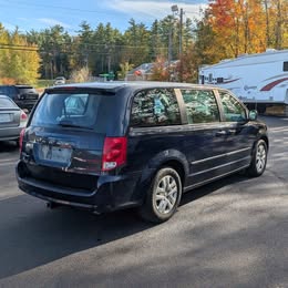 2014 Dodge Grand Caravan SE Plus Minivan 4D full