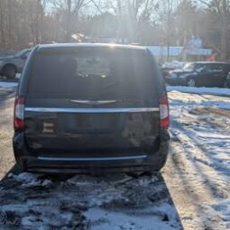 2013 Chrysler Town & Country Touring Minivan 4D full