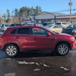 2015 Mitsubishi Outlander SE Sport Utility 4D full