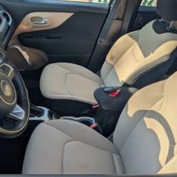 2015 Jeep Renegade Latitude Sport Utility 4D full