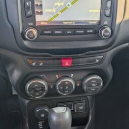 2015 Jeep Renegade Latitude Sport Utility 4D full