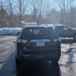 2017 Chevrolet Traverse LT Sport Utility 4D full