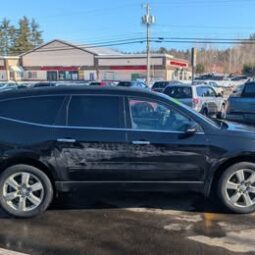 2017 Chevrolet Traverse LT Sport Utility 4D full