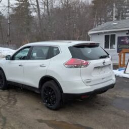 2015 Nissan Rogue S Sport Utility 4D full