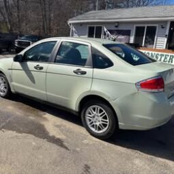 2011 Ford Focus SE Sedan 4D full