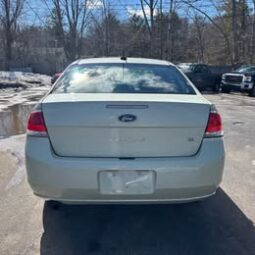 2011 Ford Focus SE Sedan 4D full