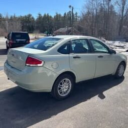 2011 Ford Focus SE Sedan 4D full