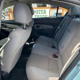 2011 Ford Focus SE Sedan 4D full