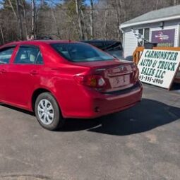 2010 Toyota Corolla LE Sedan 4D full