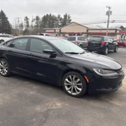 2015 Chrysler 200 S Sedan 4D full
