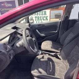 2011 Ford Fiesta SE Hatchback 4D full