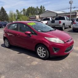 2011 Ford Fiesta SE Hatchback 4D full